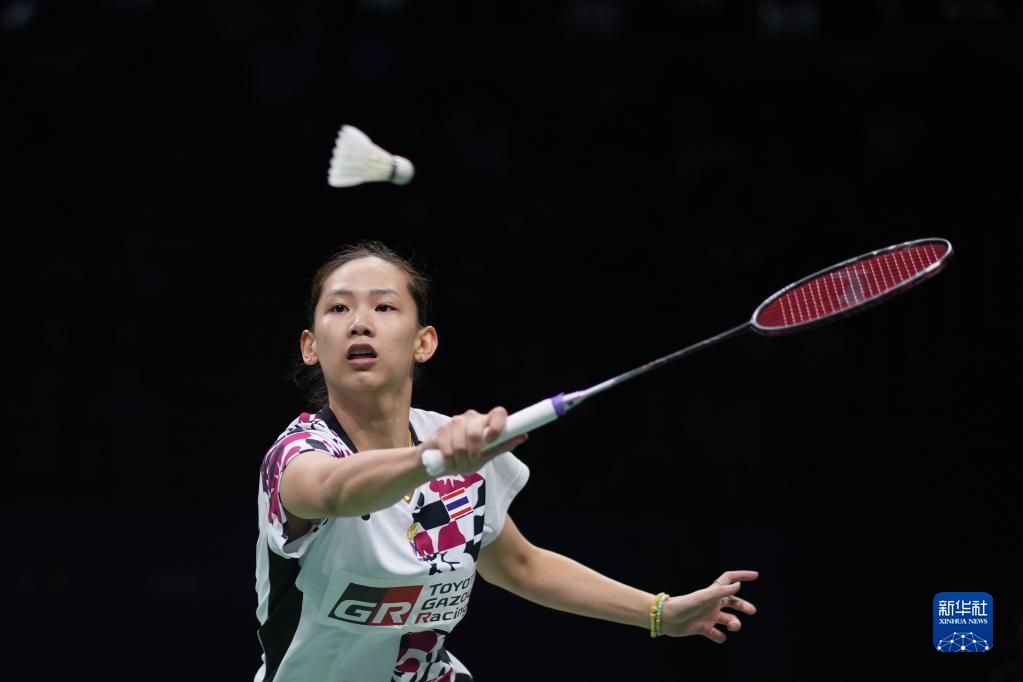 露出复杂的 露出复杂的