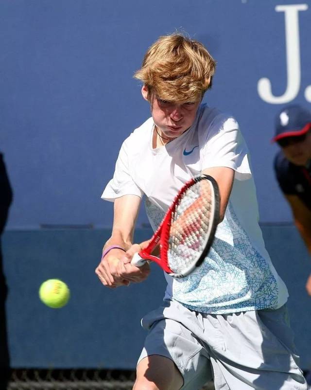 心满意足的 心满意足的