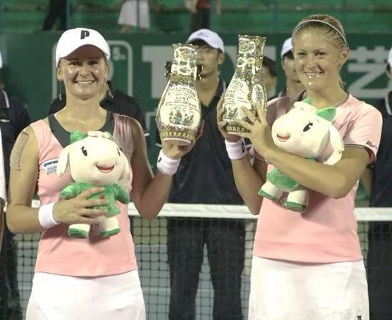 马奎尔：球员最好远离社交媒体；要把曼联带回其应有的位置